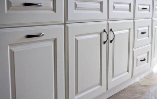 Put a New Face on Your Kitchen With Cabinet Refinishing