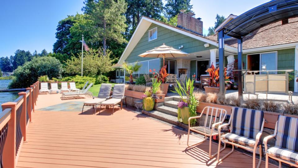 Should You Replace Your Deck Instead of Repairing It?