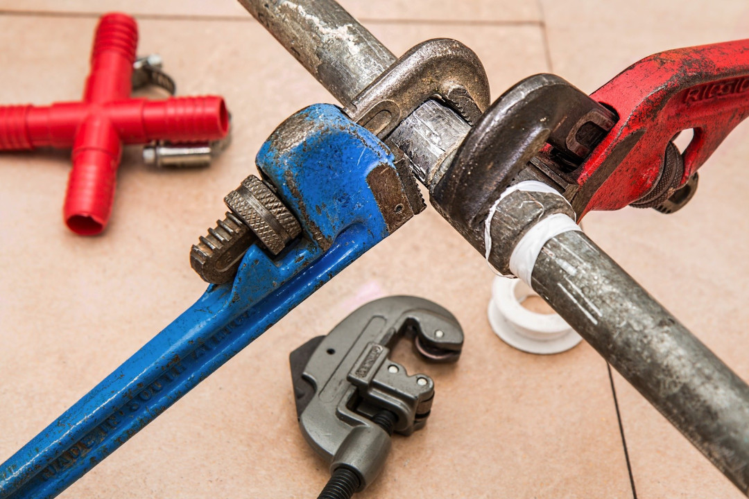 What Plumbing Problems are DIY and When Do You Need a Pro