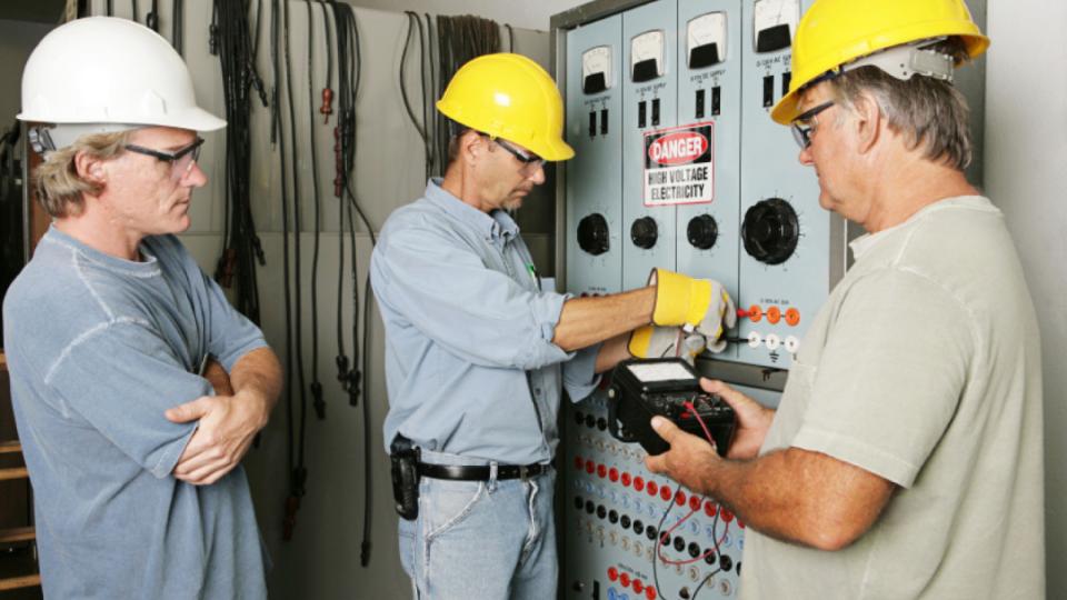 Basic Electrical Safety Tips For Homeowners