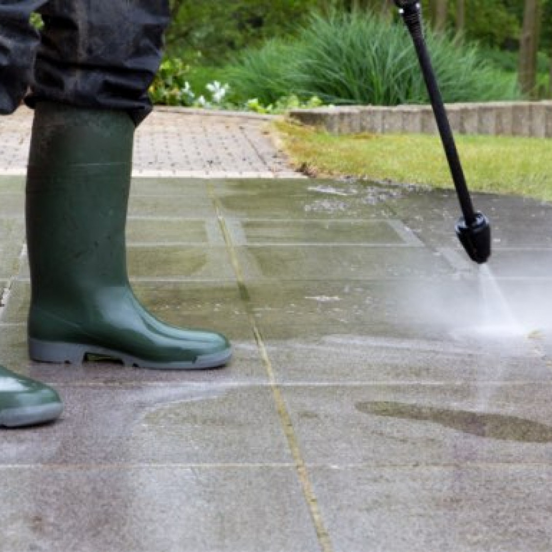 It's the Season for Professional Pressure Washing and Window Cleaning