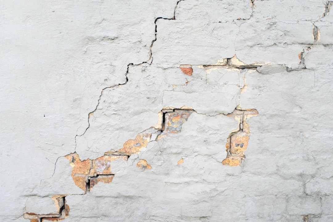 Do You Know the Signs of Foundation Damage?