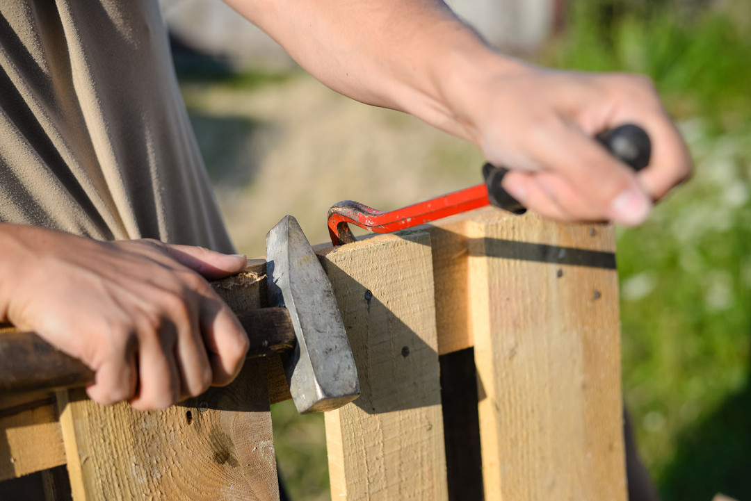 Should You Repair or Replace Your Fence?