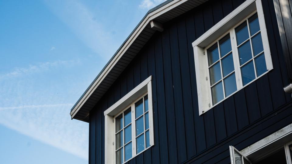 The Smart Homeowner’s Guide to Dark Siding